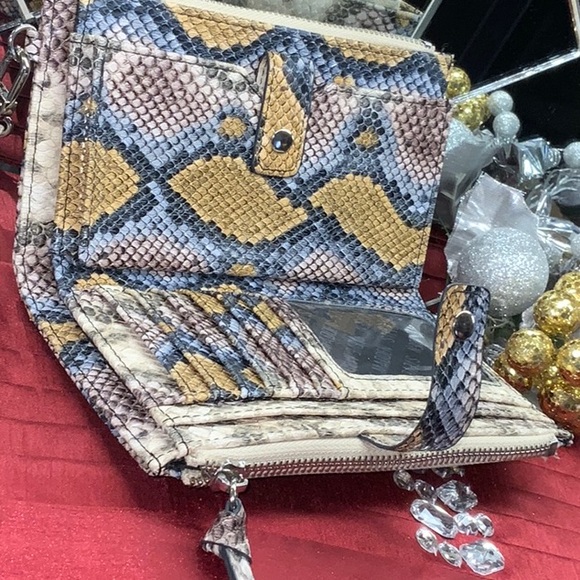 Steve Madden printed wallet - Picture 6 of 12